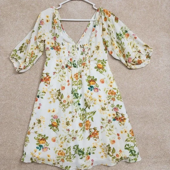 Disney Alice Through The Looking Glass White Floral Cold Shoulder Dress Small - Picture 2 of 7